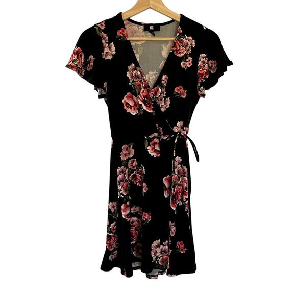 IZ Byer black and pink floral wraparound style dress mini women's size S flutter - Picture 1 of 7